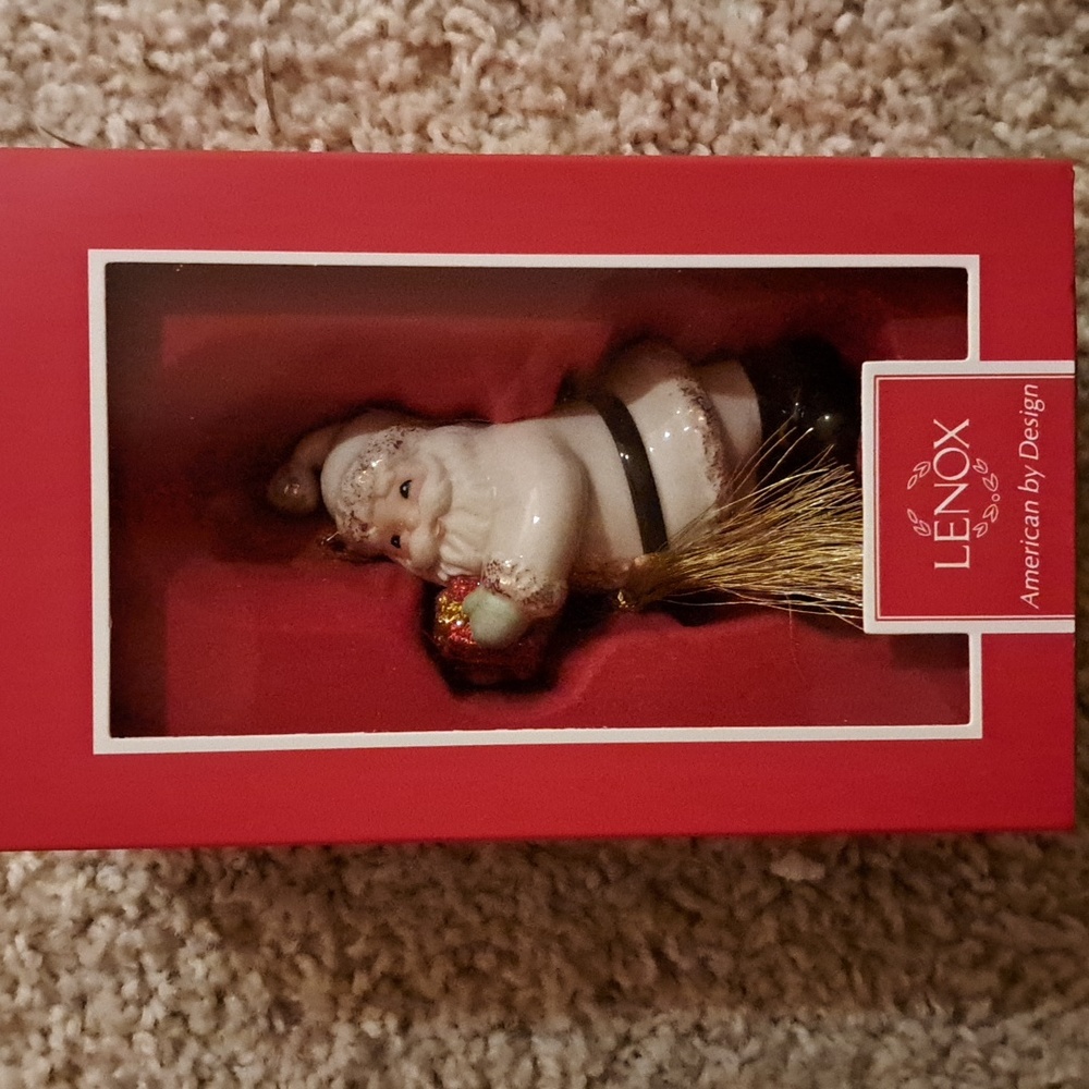 Lenox Santa on box